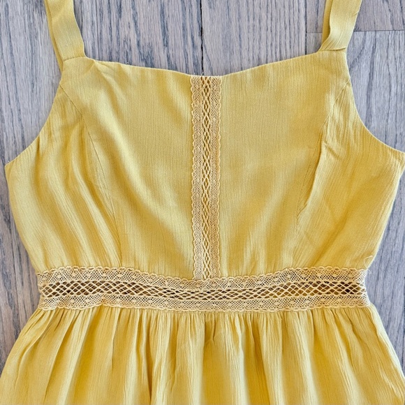 Black Swan Women’s Mustard Yellow Tiered Flowy Maxi with Lace Dress Size Small - Picture 5 of 14